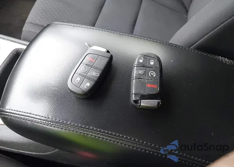 2018 Jeep Grand Cherokee Laredo E 4X4 from USA, damaged, VIN 1C4RJFAG3JC321128